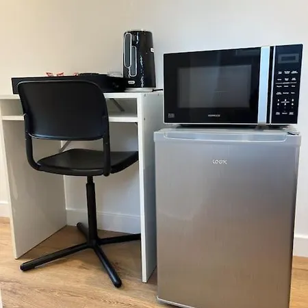 Novanik Studio Apartment Milton Keynes Buitenkant foto